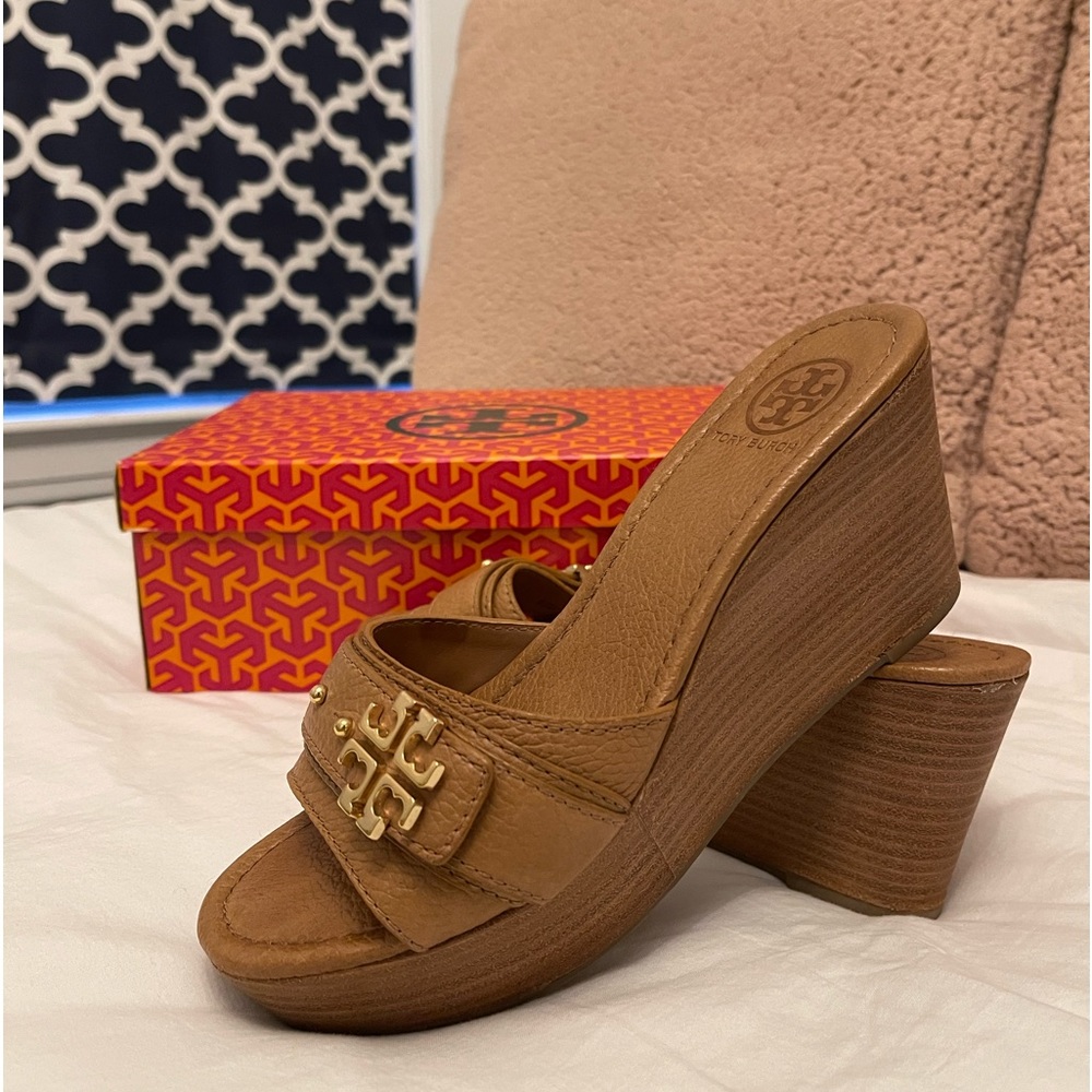 Tory Burch; Elina 80mm Wedge - TumbledLeather